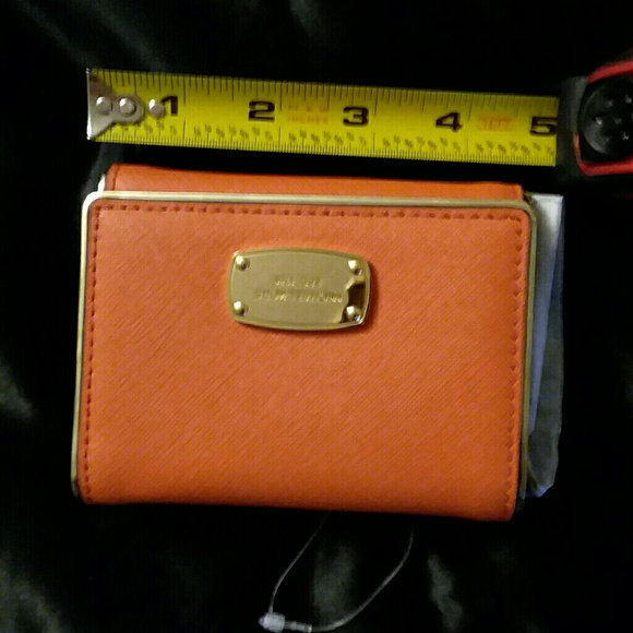 MICHAEL KORS ORANGE SMALL WALLET - Picture 1 of 8